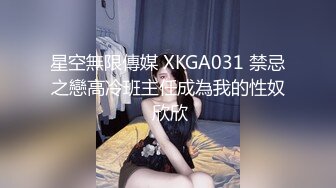 三个小伙在家乱玩