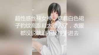 高颜值黑色外套大奶妹子加钟第二炮近距离特写口交翘起屁股摸逼后入猛操