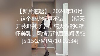 【喷血推荐】高颜值魔鬼美女TSVica  高挑的身材被邻居美女爱上，过来送逼，香艳的妖棒和妖穴 爽爆视觉刺激！