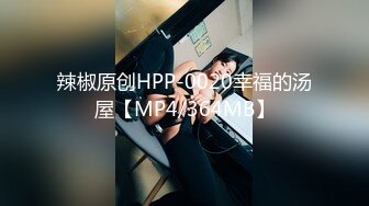 《顶级网红订阅》群狼求档Onlyfans百万粉丝撸铁健身教练Ellie私拍，与金主各种性爱自拍，前凸后翘身材无敌 (4)