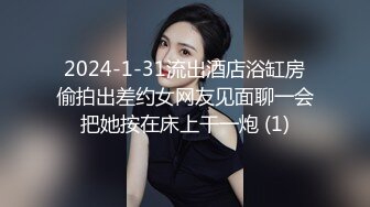 G罩杯小护士，一对豪乳兜不住，开裆肉丝袜，假屌足交乳交，骑乘位抽插，玩弄小骚逼