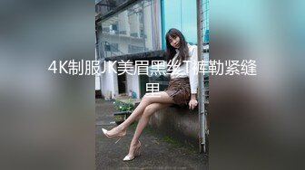 2/4最新 身材白皙的美女主播很会玩黄瓜自慰棒插穴还玩滴蜡VIP1196